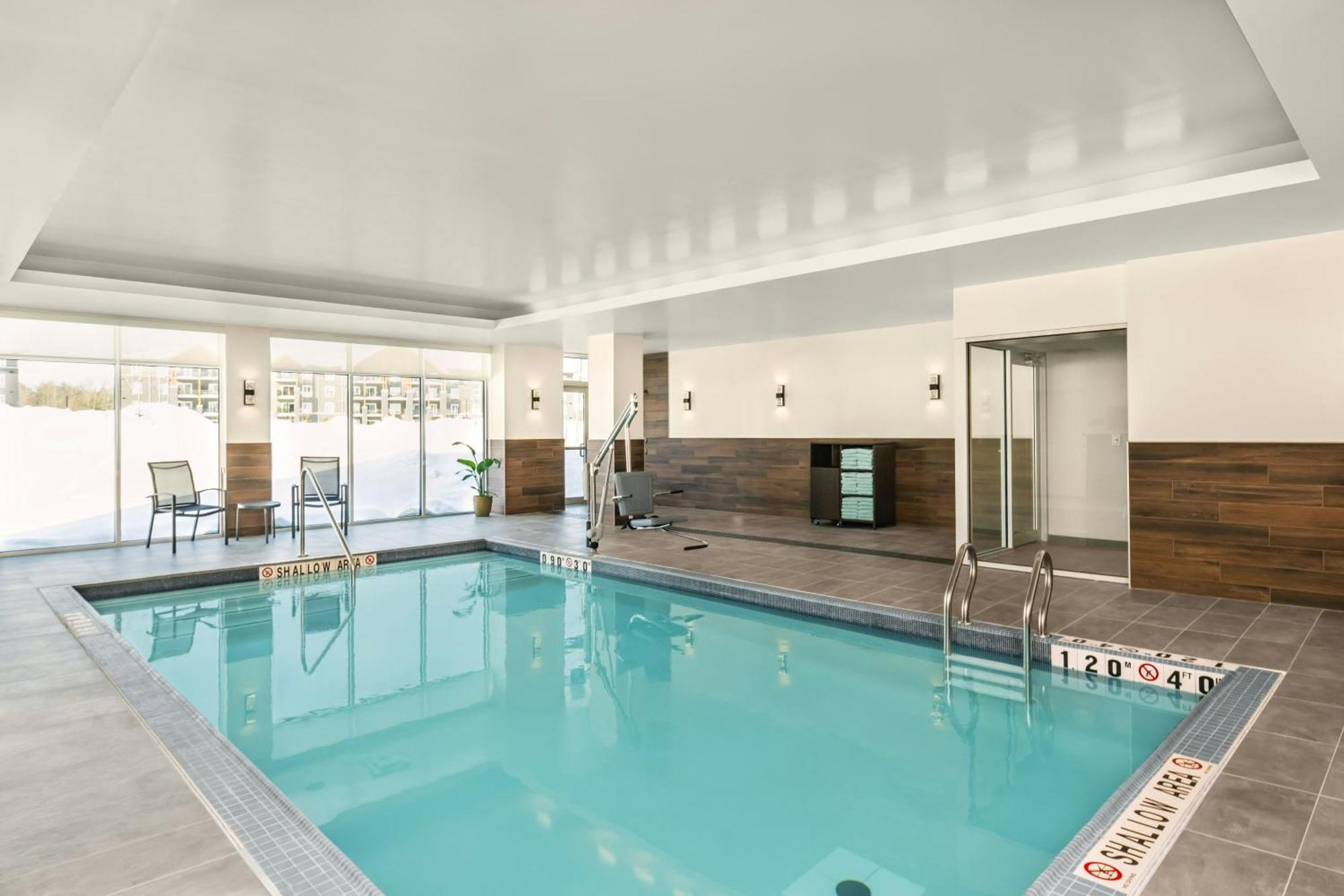 Fairfield By Marriott Inn & Suites Gravenhurst Muskoka Экстерьер фото